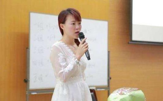 女人做微商赚钱