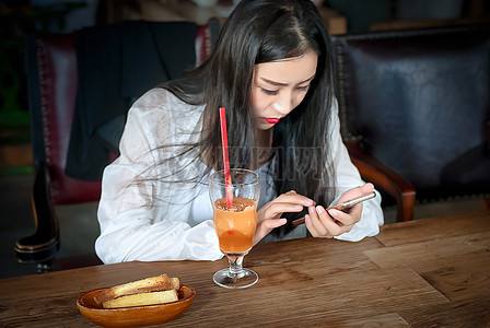 不投资用手机赚钱的app推荐：手机赚钱从这里开始