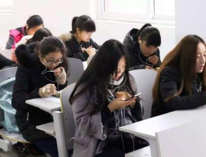 适合学生赚钱的软件：学生免费一天挣300-500的方法
