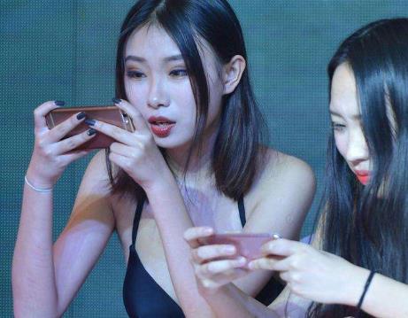 打游戏赚钱的app下载：2020提现秒到账的打游戏赚钱的软件