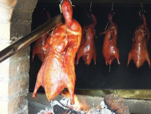 北京果木烤鸭,火爆都是同步的,他行你也行 北京果木烤鸭,火爆都是同步的,他行你也行