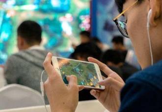 大学生玩游戏上瘾怎么办？既然戒不掉就玩赚钱的游戏吧！配图