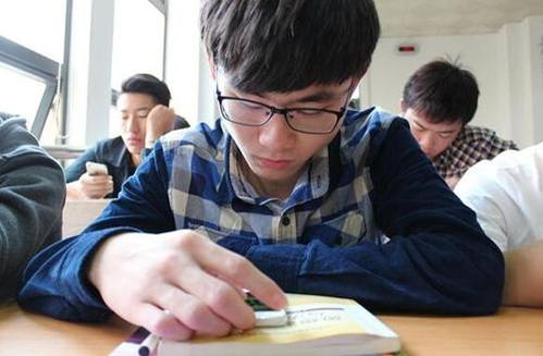 学生党赚钱软件一天100：一天必赚100元的软件推荐