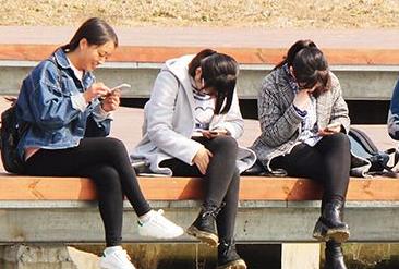 真正可以玩游戏赚钱的软件，无套路直接赚钱！配图
