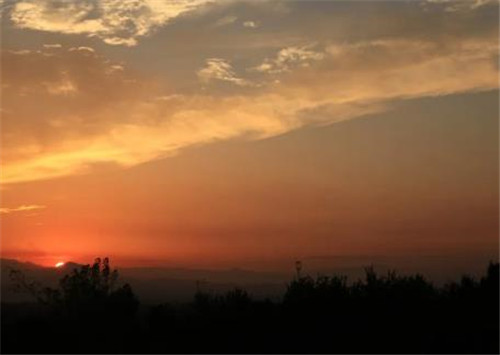 别委屈自己,没人会心疼你配图