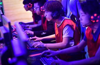 手游赚钱游戏排行榜第一名:适合长期搬砖的手游配图 手游赚钱游戏排行榜第一名:适合长期搬砖的手游配图