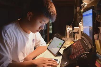 没有赚钱头脑怎么办？不如学习一项专业技术~配图