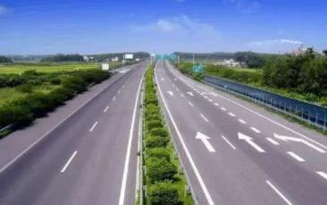 看一个区域的经济活力,看高速公路就可以了配图