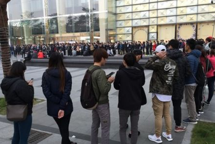 炒鞋赚钱么？聊聊这个行业是赚钱么！配图