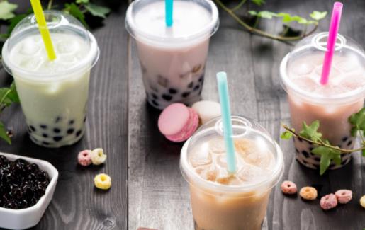 开一家奶茶店真的很容易赚钱么？开奶茶店赚钱么？配图