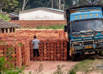 本以为放开后是暖春，谁知奈何却是寒冬的开始配图
