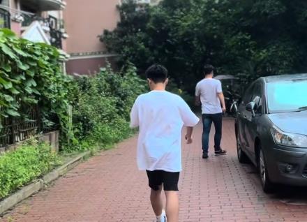 堂妹初中三年在我家免费吃住配图