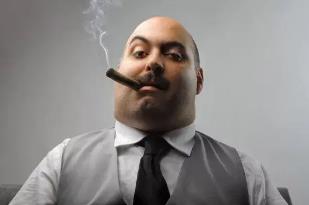 我们村有一位开窗帘店的老板,在外地打工10多年了配图 我们村有一位开窗帘店的老板,在外地打工10多年了配图