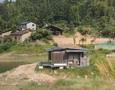 堂弟在老家盖了新房，乔迁之喜，请我吃酒配图