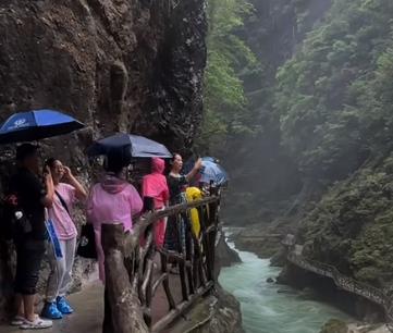 单位里为什么干实事儿的人升不上去配图