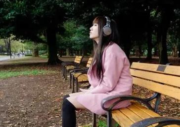 网上听歌就赚钱的软件是真的么？手机听歌就能赚钱靠谱么？配图