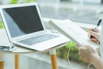 写微信公众号怎么赚钱？微信公众号有哪些可以变现赚钱的方法？？配图