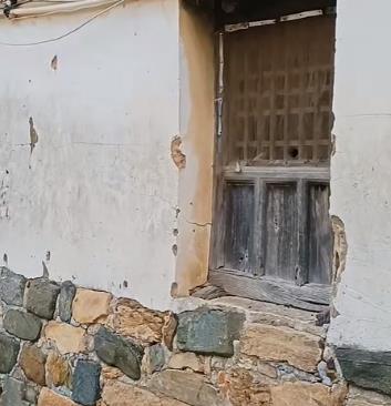 老去的村庄 父亲离世，母亲去了养老院，我很少再回老家了配图