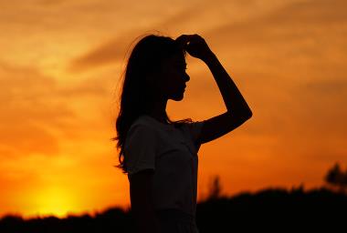 现在那些图片网站可以卖图来赚钱？照片怎么出售来赚钱？配图