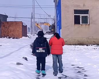 大雪拥堵高速路上，被困四天三夜配图