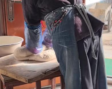 下午我把案板搬到门口有阳光的地方配图 下午我把案板搬到门口有阳光的地方配图