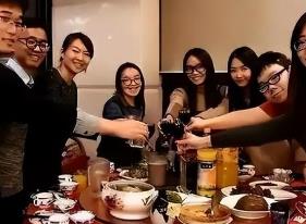 昨天同学聚会，通知28人，实到9人配图
