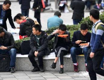 大学生下课后兼职做什么比较好能赚钱？配图