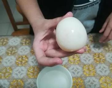 跟大家分享一个民间方法——滚鸡蛋法配图 跟大家分享一个民间方法——滚鸡蛋法配图