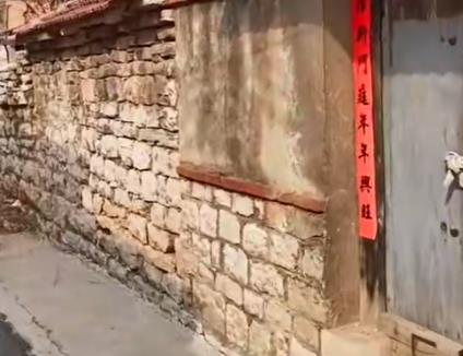 因为伯母有点傻瓜,母亲从不让她进门配图 因为伯母有点傻瓜,母亲从不让她进门配图