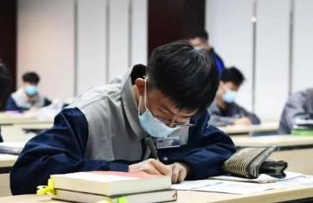 大学生假期兼职赚钱的方法，学生假期做什么可以赚钱？配图