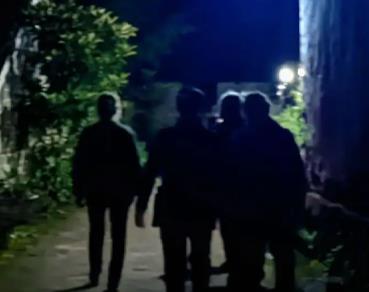 村中又一位老人去世,他们去陪最后两晚配图 村中又一位老人去世,他们去陪最后两晚配图