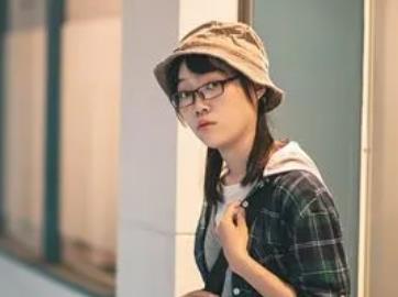 目前学生在家里面就可以赚钱的副业有哪些?学生在家可以做的副业推荐几个!配图 目前学生在家里面就可以赚钱的副业有哪些?学生在家可以做的副业推荐几个!配图