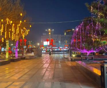 中年才发现：读书越多，内耗越少，成长越快！配图