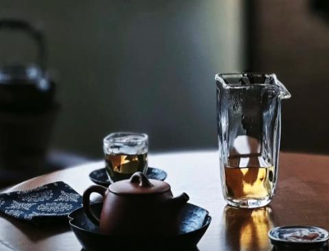 曾经有一位智者告诫年轻人配图 曾经有一位智者告诫年轻人配图