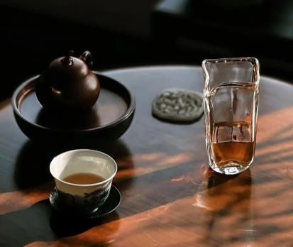 从小接受的教育,都离不开一句“吃得苦中苦，方为人上人”的言论配图