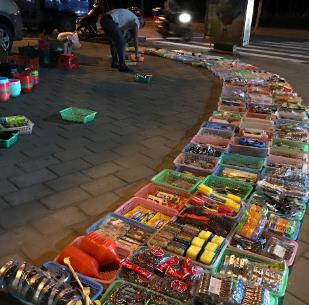 下班摆摊卖什么可以赚钱?下班去哪里摆摊可以赚到钱??配图 下班摆摊卖什么可以赚钱?下班去哪里摆摊可以赚到钱??配图