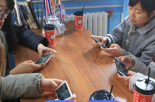 大学生暑假不想出门在家里做什么副业能赚到钱？适合大学赚钱的副业推荐几个配图