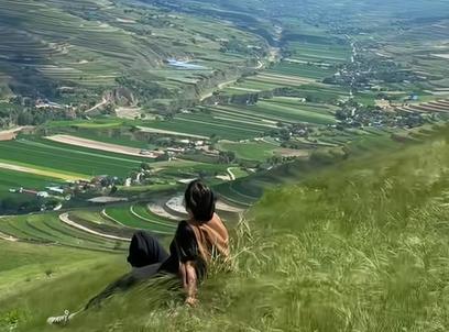 这风，一定是来自于那村庄吧配图