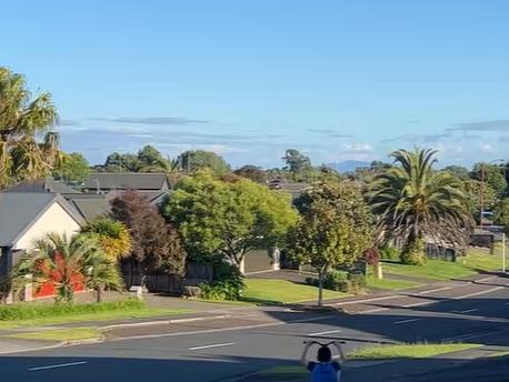 先用难度超高的试题，筛选掉天赋一般的孩子配图